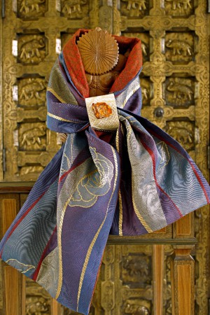 Collier Brocart fleur or et matelassé tomate cuir façonné serpent et Jaspe